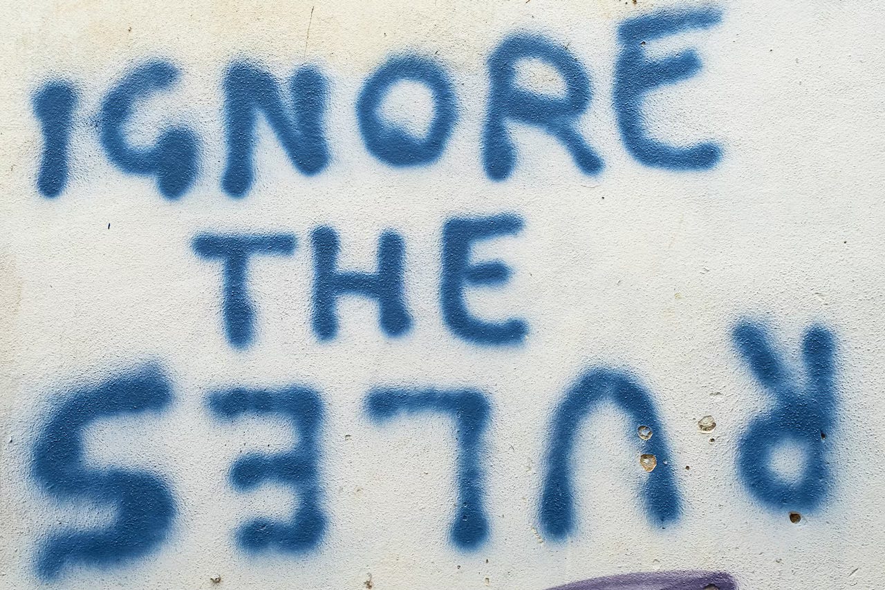 Words on walls: ignore the rules
