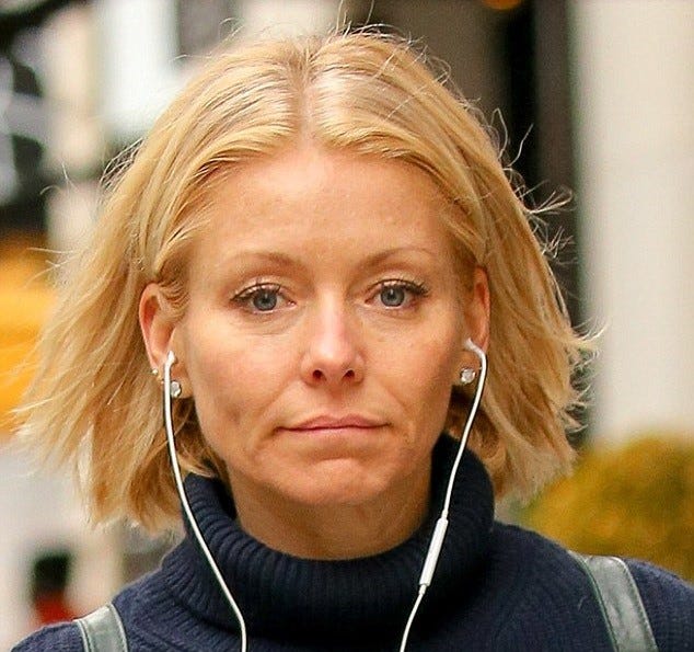 kelly ripa taking private moment from michael strahan kelly ripa taking private moment from michael strahan