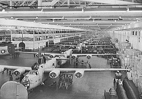 File:Ford Liberators Willow Run 1944.jpg