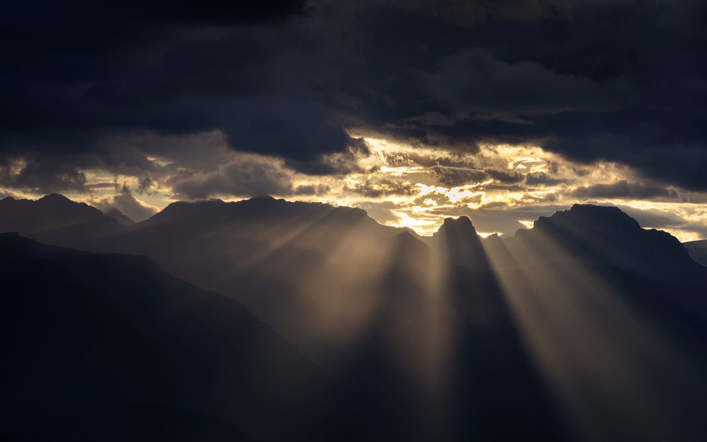 chong wei Xyv Wez4eWk unsplash