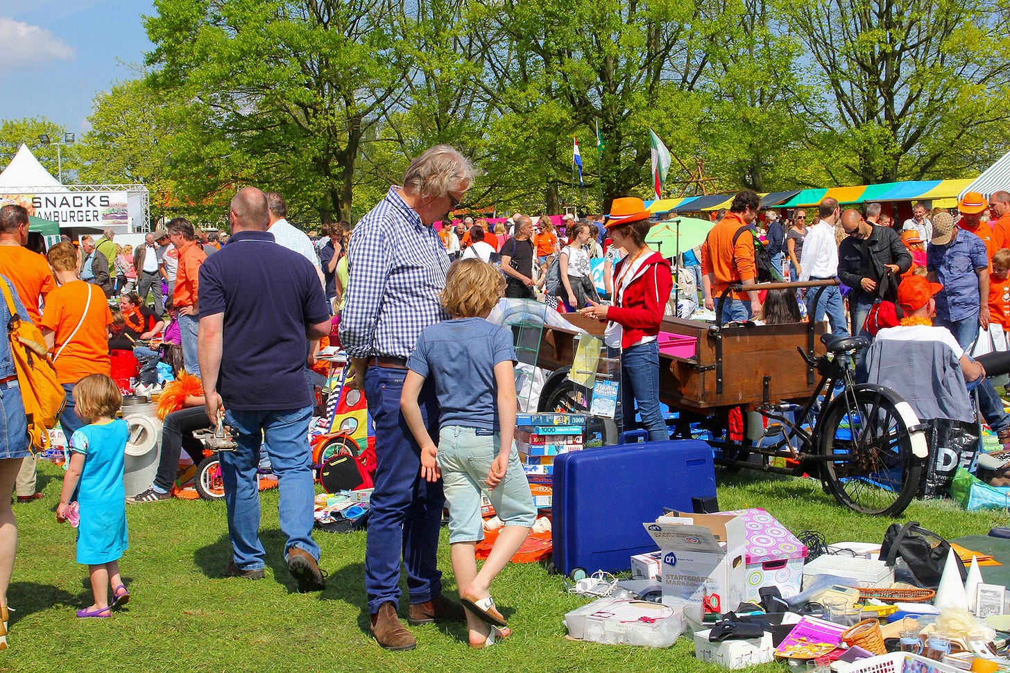A Koningsdag vrijmarkt in Soest for