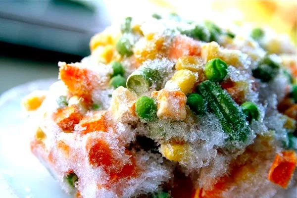 photo of frozen peas, carrots, corn, and green beans