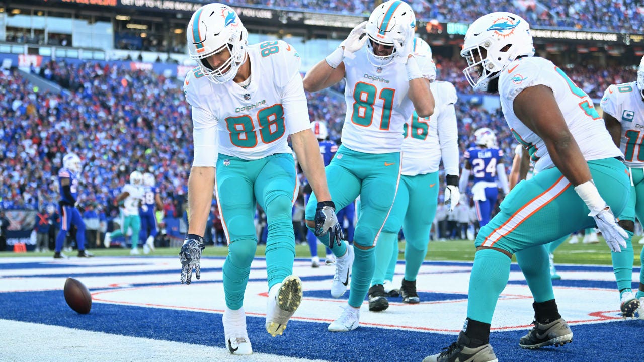 Miami Dolphins Mike Gesicki shows off his updated Griddy after 7-yard TD catch Miami Dolphins Mike Gesicki shows off his updated Griddy after 7-yard TD catch