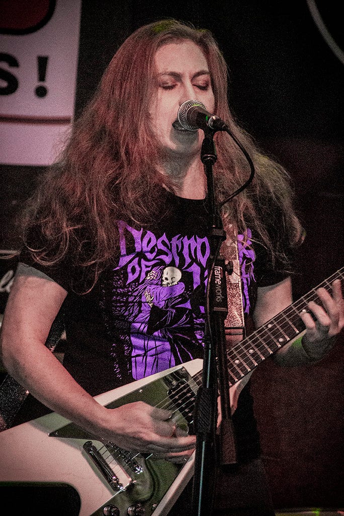 Temptress at the Iron Horse Pub, Wichita Falls, Texas, December 2023 / photos Ernest Cooper