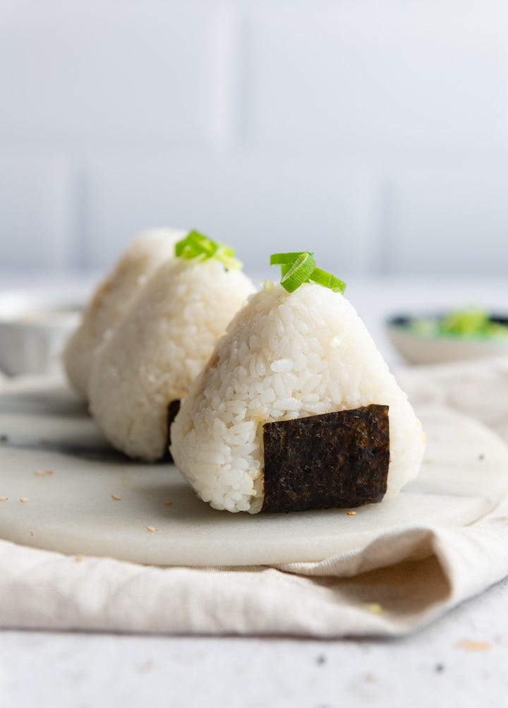 Onigiri selber machen mit drei Füllungen.