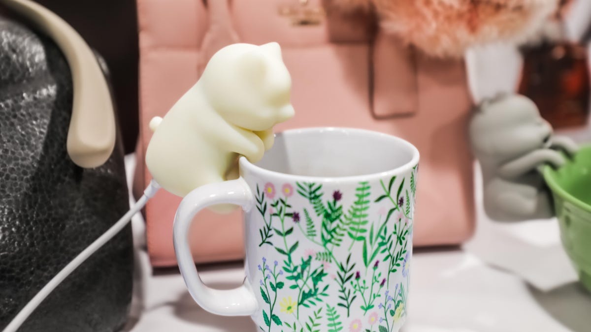 cat-cooling-mug-robot-ces-2025 cat-cooling-mug-robot-ces-2025