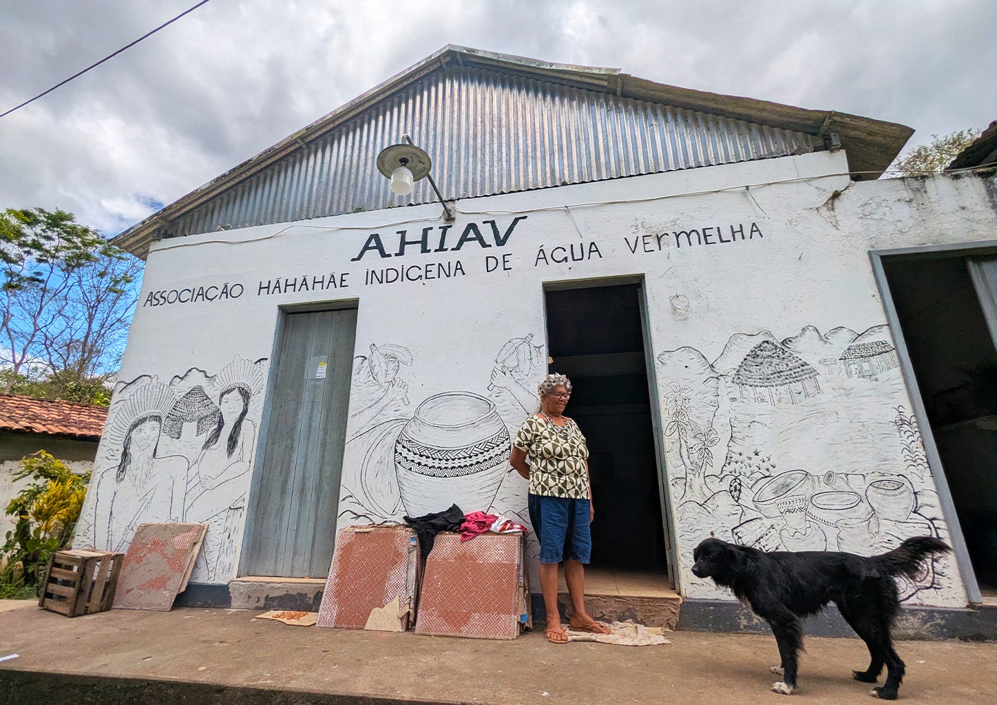 Indigenous elder Maura Rosa Titiah Vieira, from the Baenã people, said she learned how to use medicinal plants from her own elders, as well as through guidance received through prayers, dreams, and the spirits of light, the so-called encantados (enchanted). Image by Karla Mendes/Mongabay.