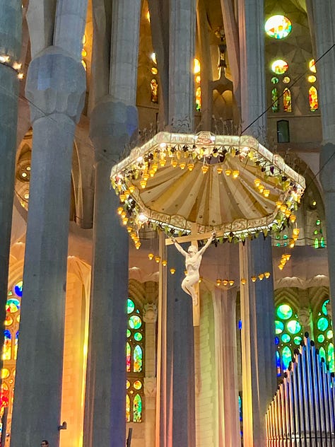 Pictures of Barcelona: cathedrals, statues, architecture, stained glass windows