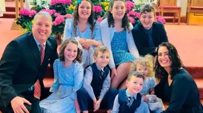 Mark-Houck-y-familia_Twitter_011022.jpg ?? 