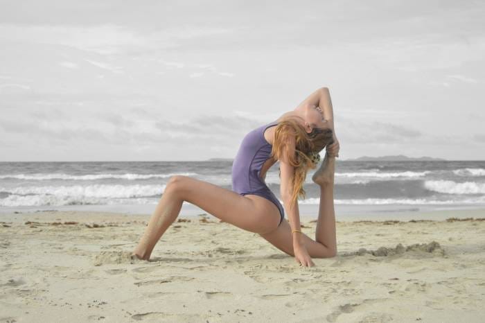 Flexibilité sur la plage Flexibilité sur la plage