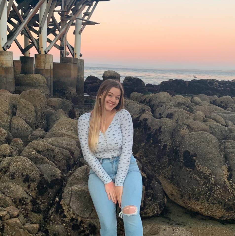 No photo description available.