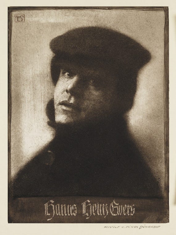 Portrait photograph of the German writer Hanns Heinz Ewers