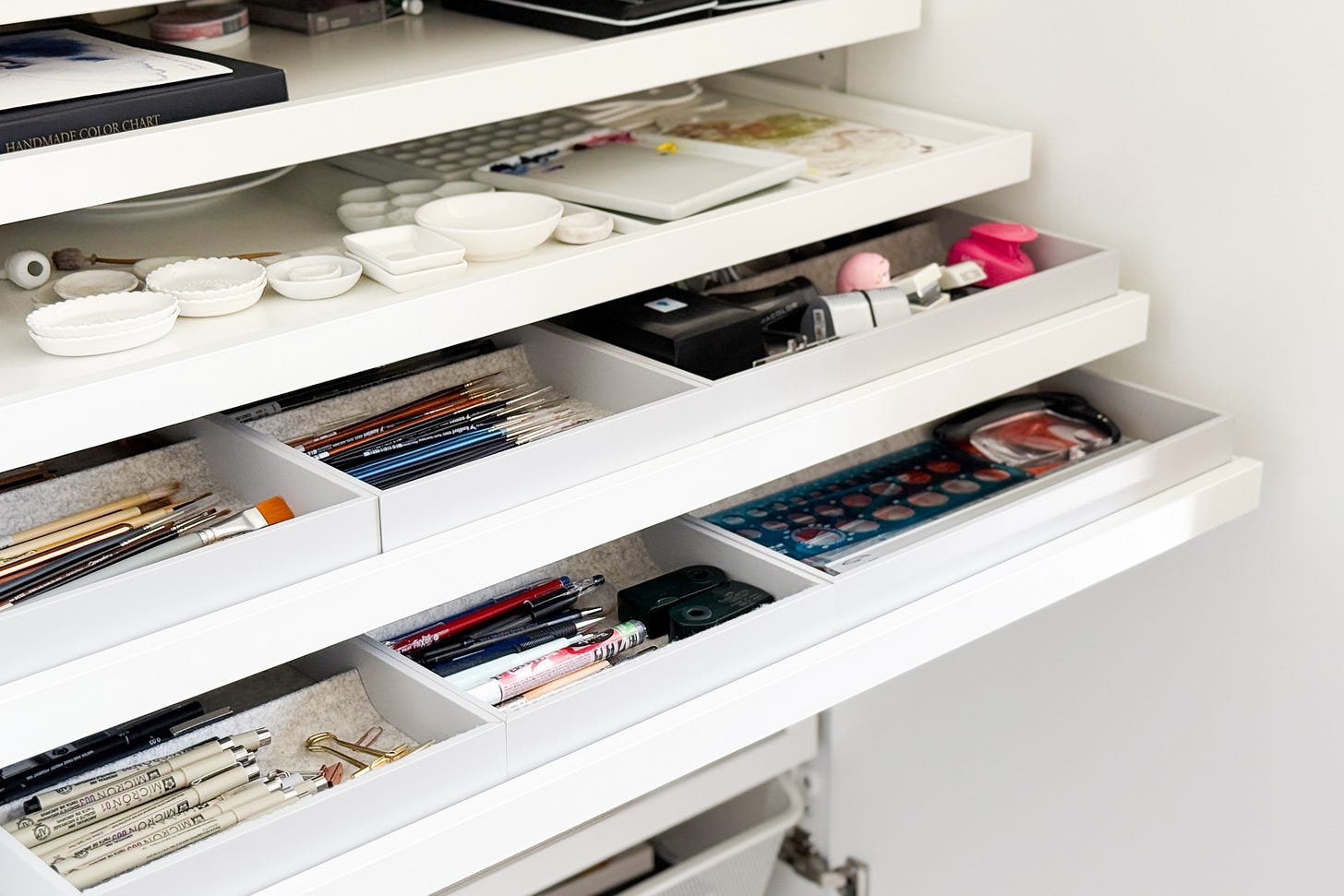 Systeme de rangement pax komplement ikea pour fournitures d'artiste et aquarelle