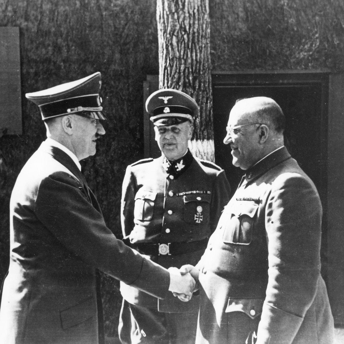 Theodor Morell: Die dubiosen Methoden von Hitlers Leibarzt – Opiate,  Hormone, Aderlass - DER SPIEGEL