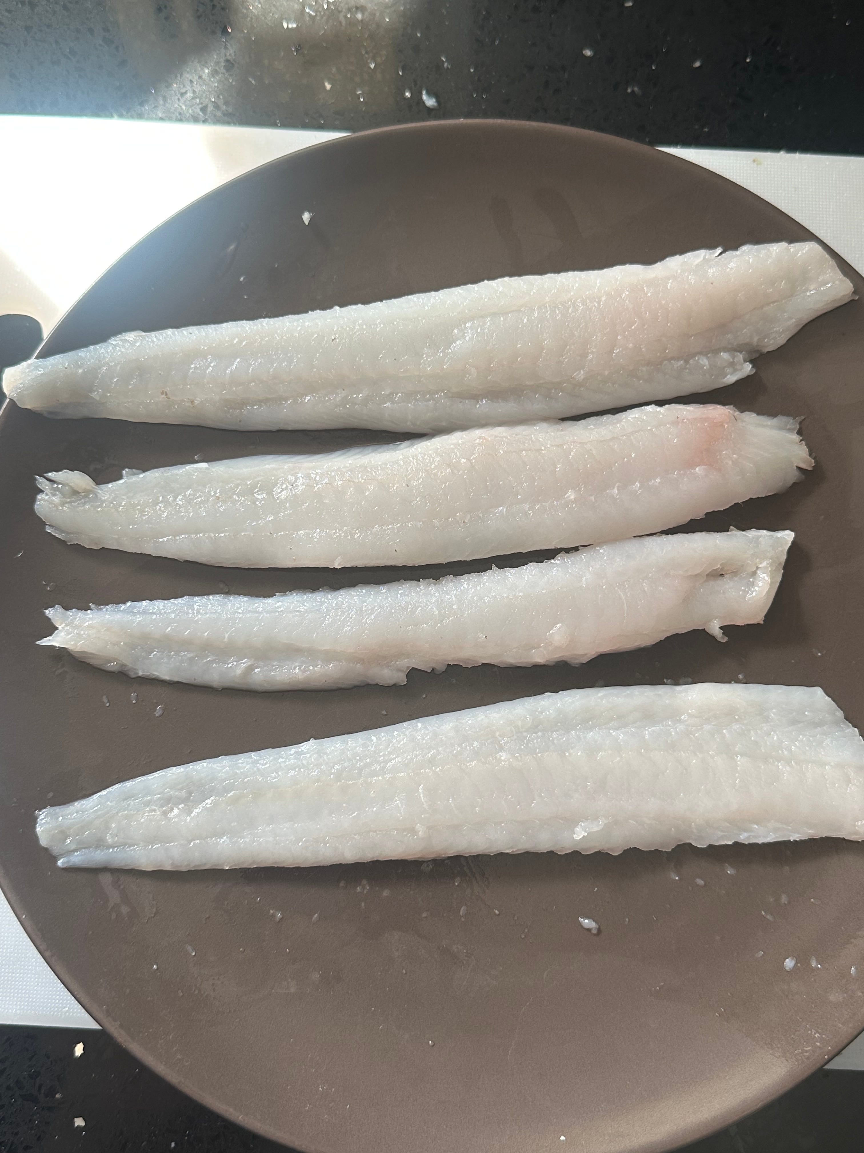 Filet Fish White FFT 11: Filleting White Fish - by Laila Mirza