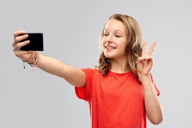 A person taking a selfie

AI-generated content may be incorrect.