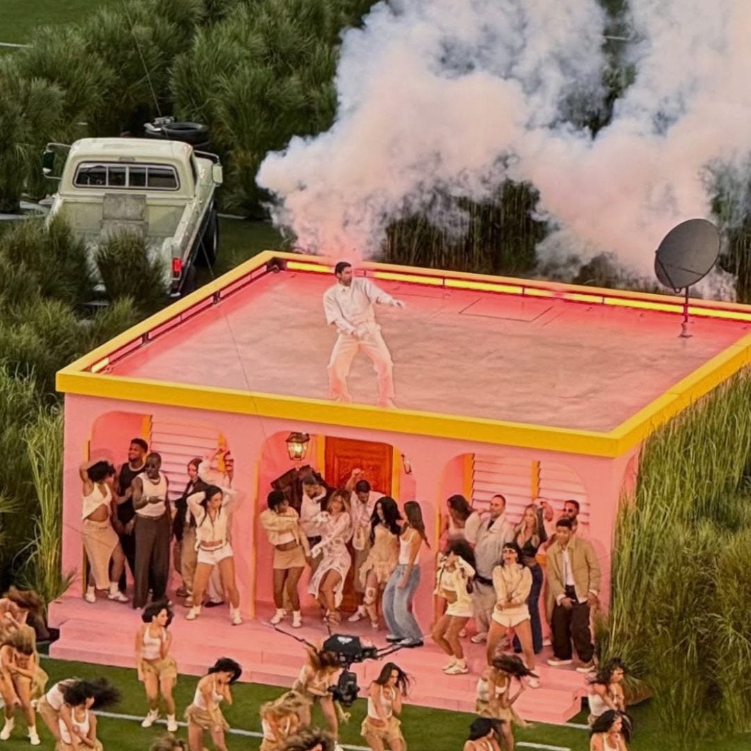 Qué celebs estuvieron presentes en la casita de Bad Bunny?