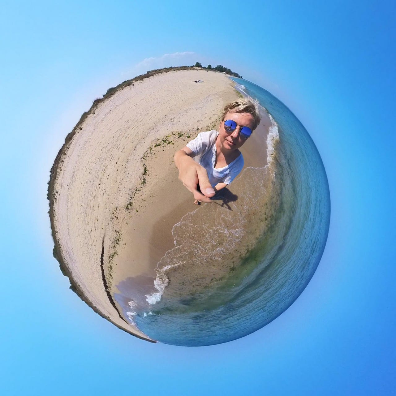 Raluca’s Substack (Your Daily Escape)