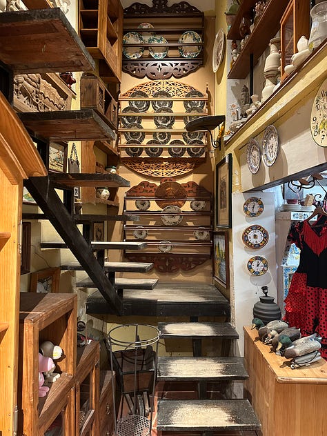 pottery stores in central Valencia