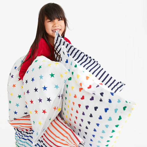 Rainbow bedding from Primary.com