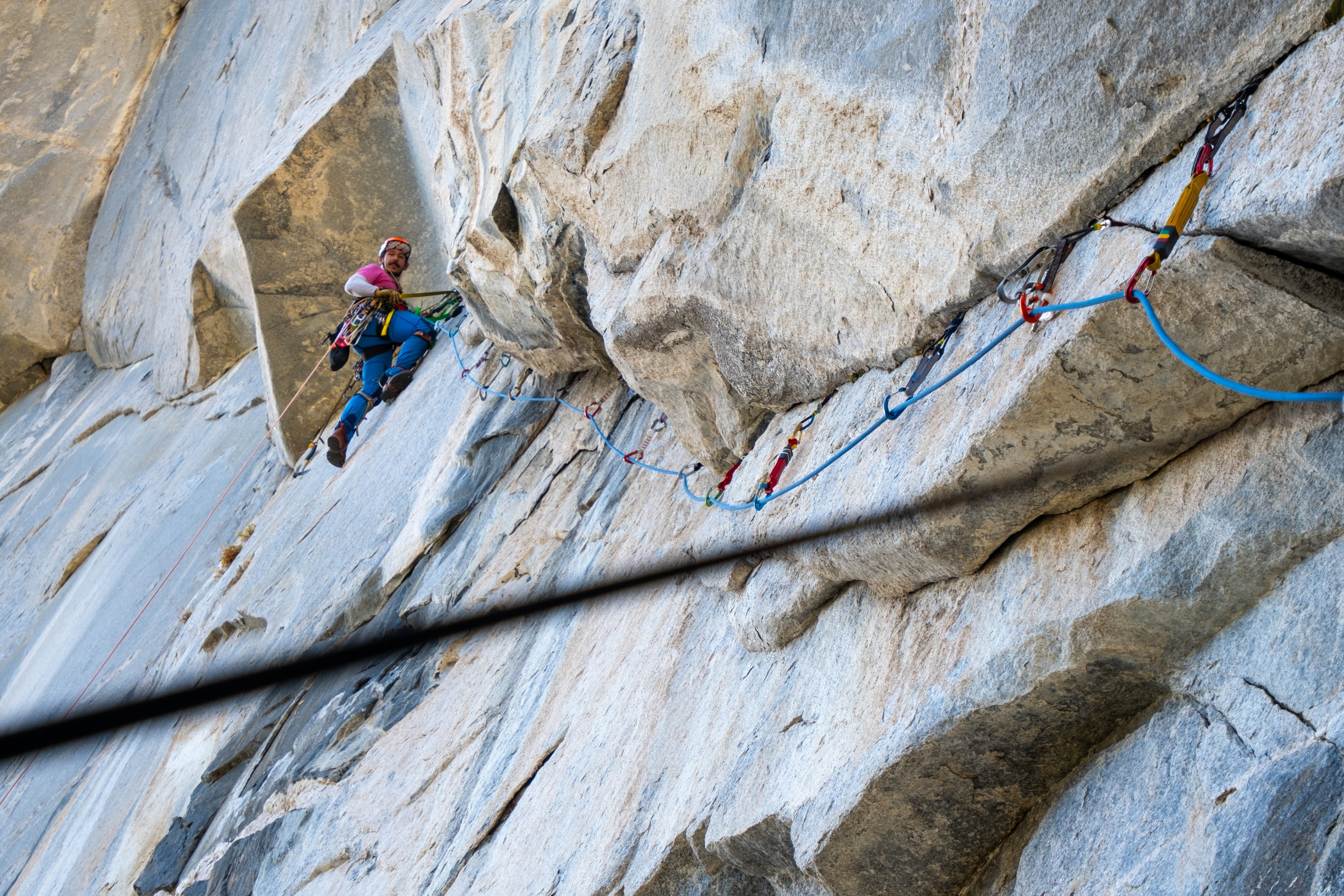 入手困難　レア本　CLIMBING BIG WALLS The Secret to This Hard Big Wall First Ascent? A Work-Life Balance