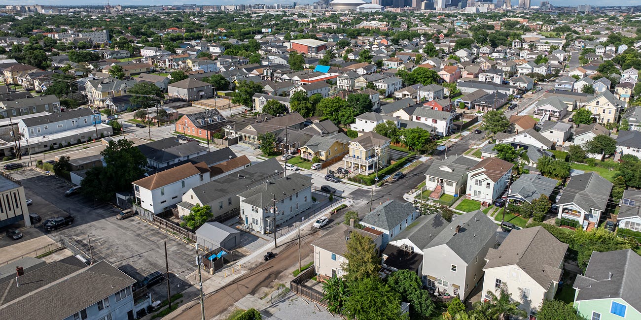 What HUD Foreclosure Sales Taught Me About Buying at Auction 