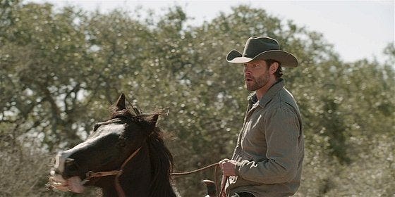 Jared Padalecki giving bitchy butch look riding bareback for Dave. Jared Padalecki giving bitchy butch look riding bareback for Dave.
