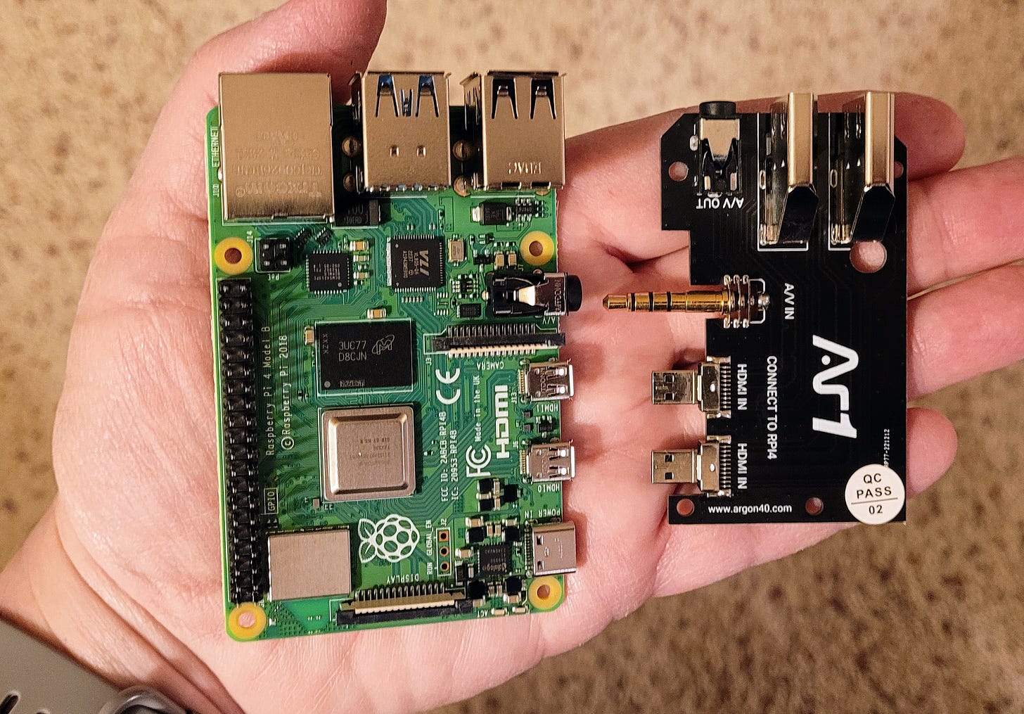 The RPi 4 and the HDMI converter before being connected