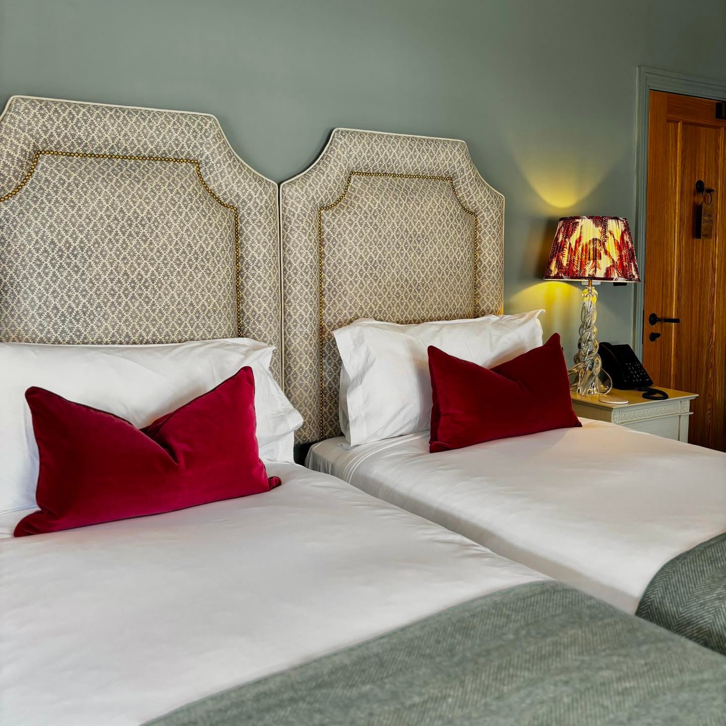 No photo description available.