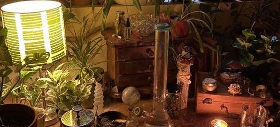 https://www.theotheraesthetic.com/blog/goblincore-room-ideas/
