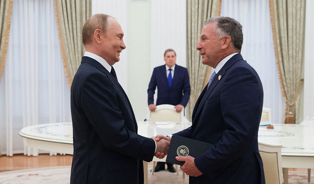 Top Trump negotiator retains partnership with Ukraine-sanctioned billionaire