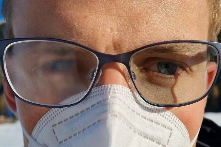 Şu karenin anlamını Coronavirüs pandemisini atlatmış gözlüklüler iyi bilir.