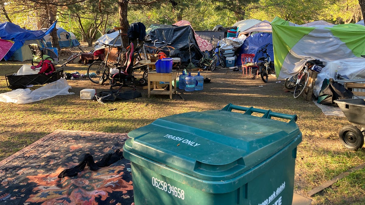 Homless Family's Homeless encampment vote roils park council