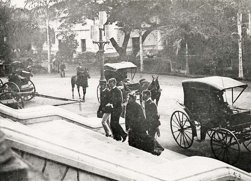 File:Liliuokalani entering palace for trial of 1895 (PP-98-12-010).jpg File:Liliuokalani entering palace for trial of 1895 (PP-98-12-010).jpg