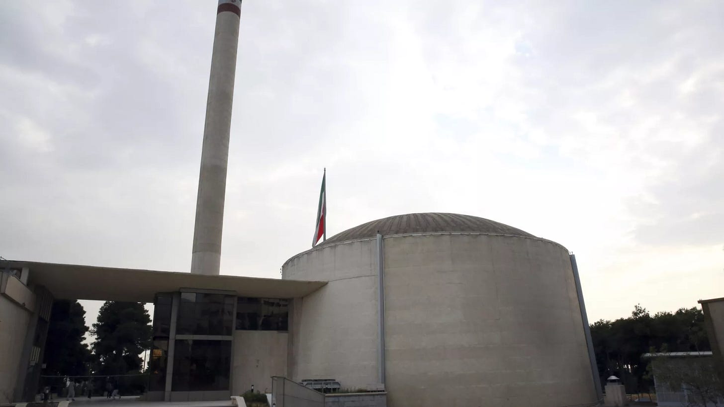 Tehran's nuclear research reactor is seen at the headquarters of the Atomic Energy Organization of Iran, Sept. 1, 2014. - Sputnik International, 1920, 23.06.2025