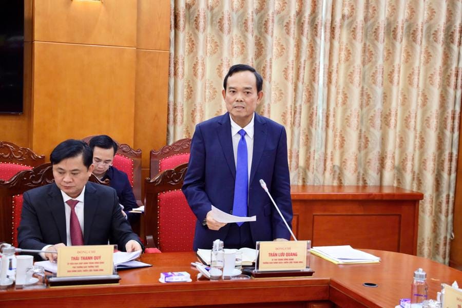 Ông Trần Lưu Quang, Trưởng Ban Chính sách, Chiến lược Trung ương phát biểu tại cuộc họp. Ông Trần Lưu Quang, Trưởng Ban Chính sách, Chiến lược Trung ương phát biểu tại cuộc họp.