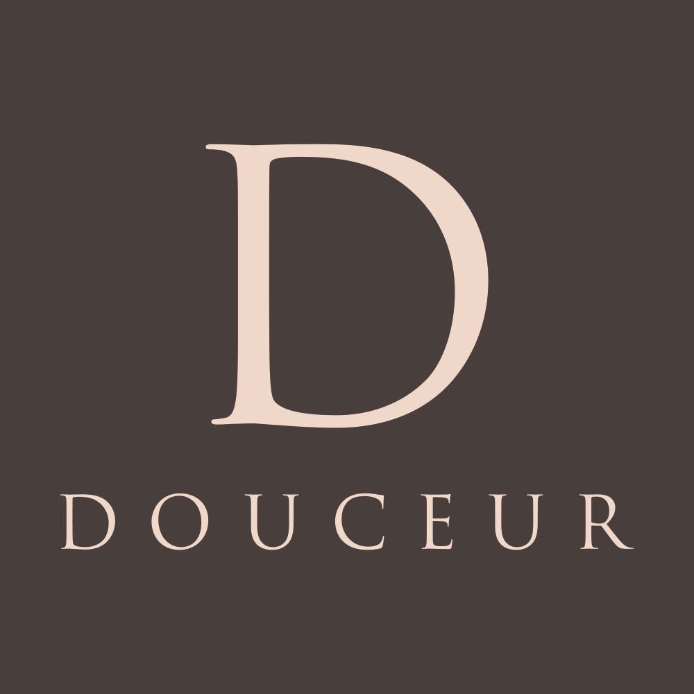 Douceur Diaries  logo