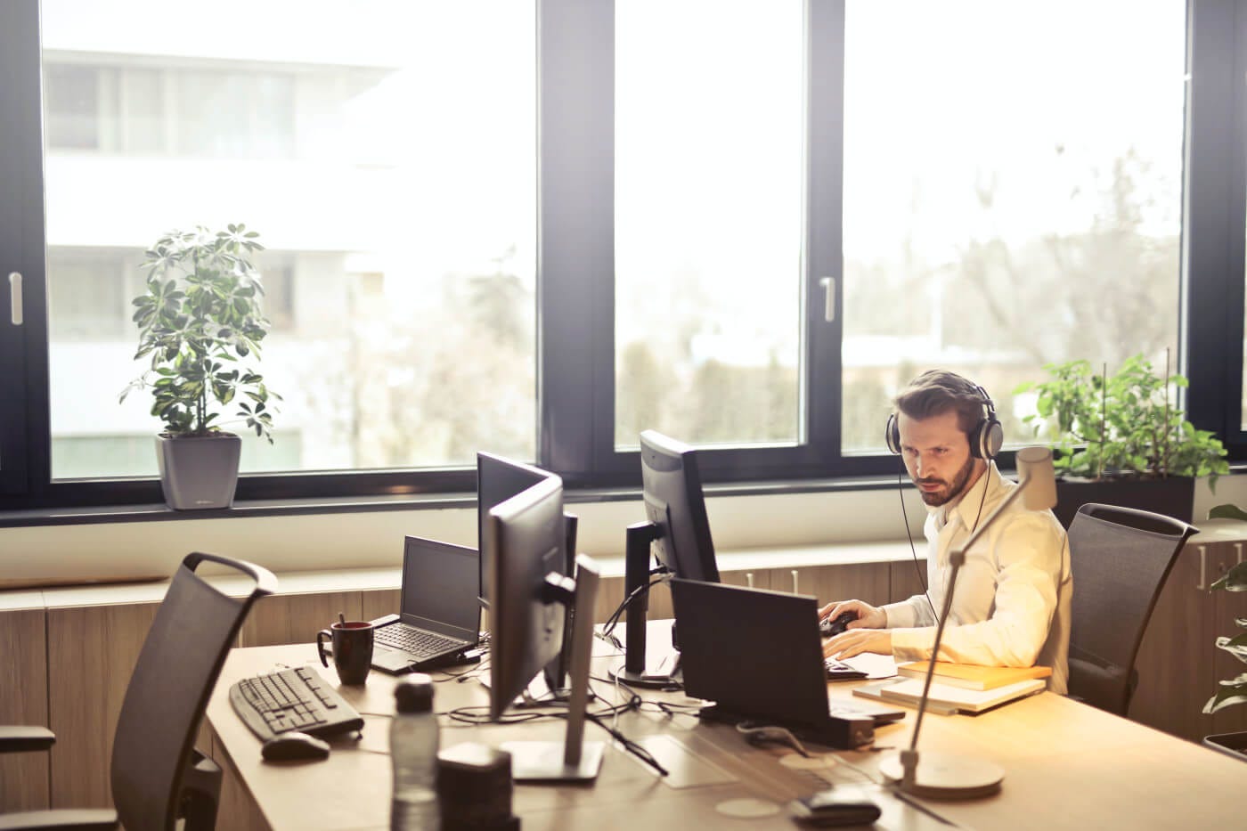 What are ways to make money online?