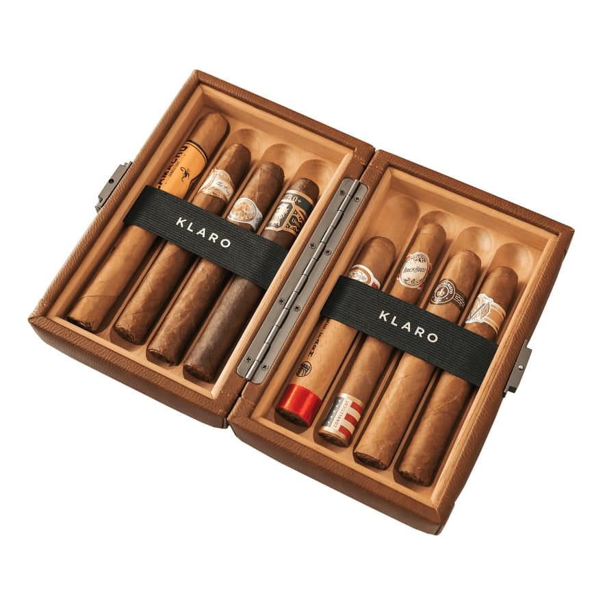 lifestyle image of Maxwell 8-Cigar Travel Case