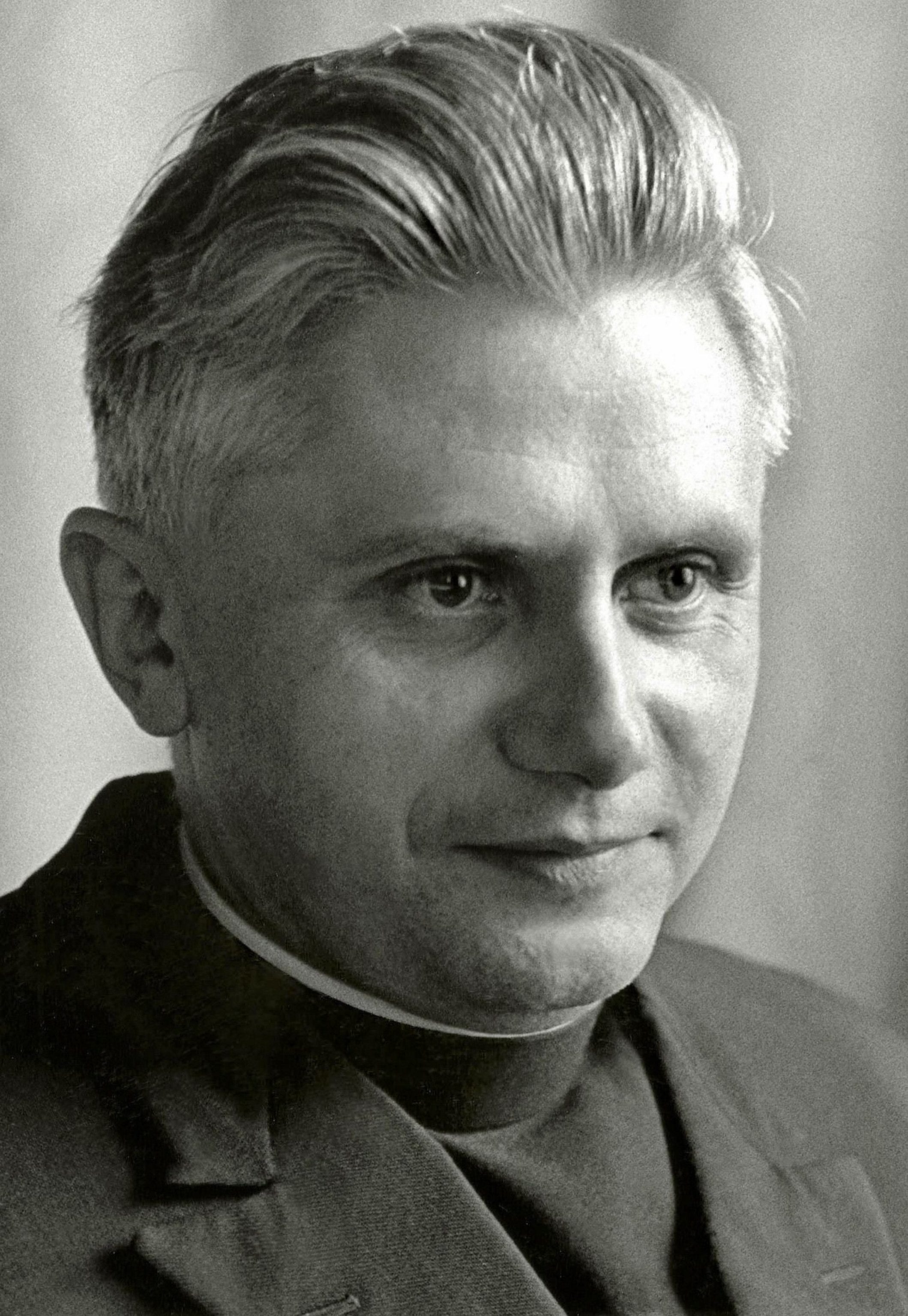 Portrait Pope Ratzinger Pope Benedict, the Lightness of Being, and the Two Types of Thought