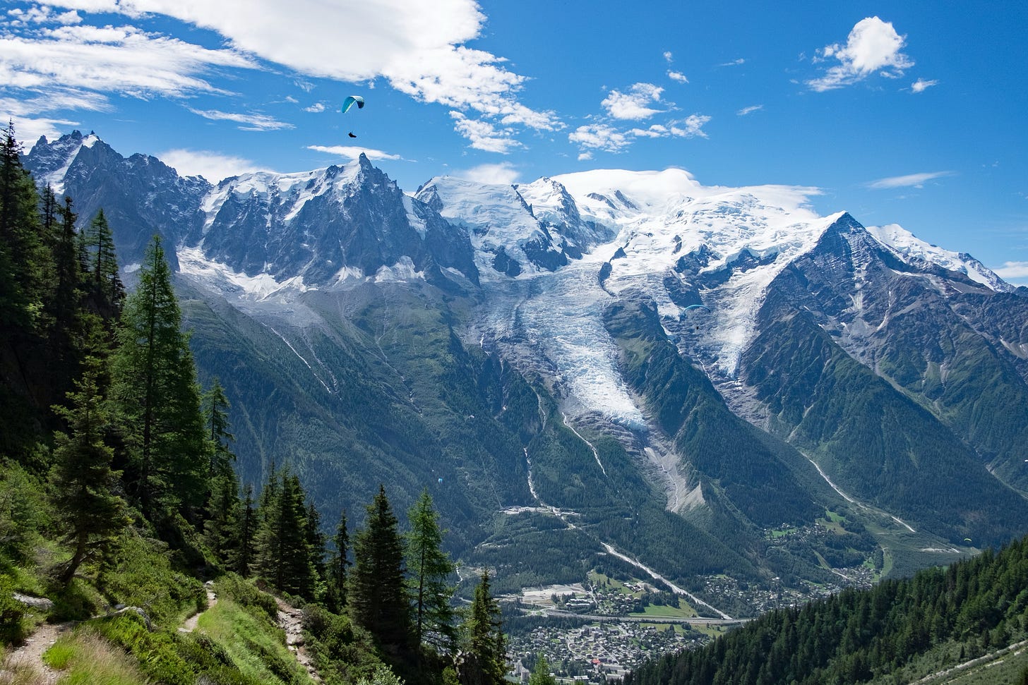 There were great views of parapenters.