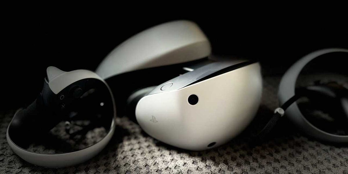 PSVR2 + おまけ PSVR2 Teardown Video Reveals All of the Device's Components