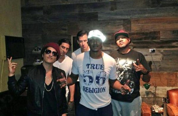 Mark-Ronson-Mystikal