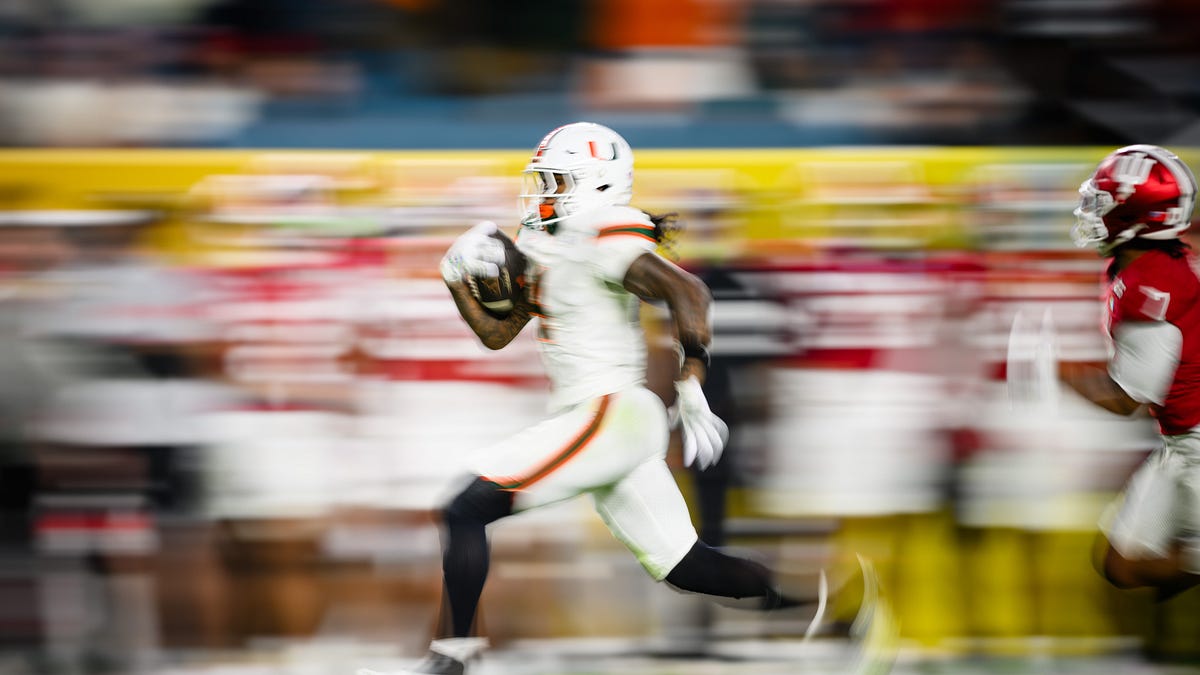 Canzano: Monday Mailbag deals with UNLV, Pac-12 goals, college football expansion, Dante Moore, messy cars, and more