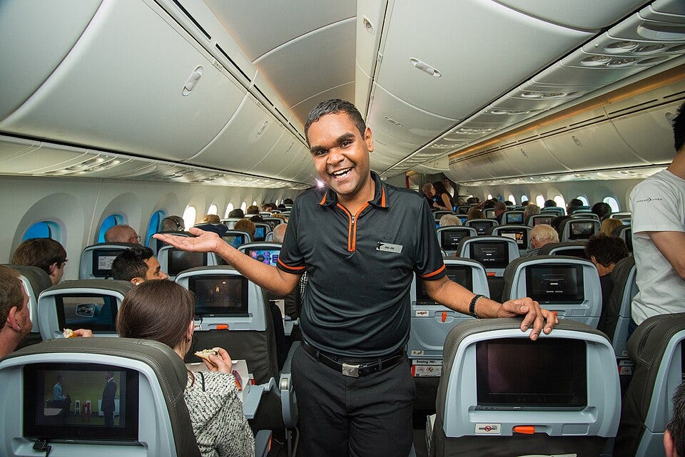 File:Inside the spacious 787 Dreamliner cabin (10832724356).jpg
