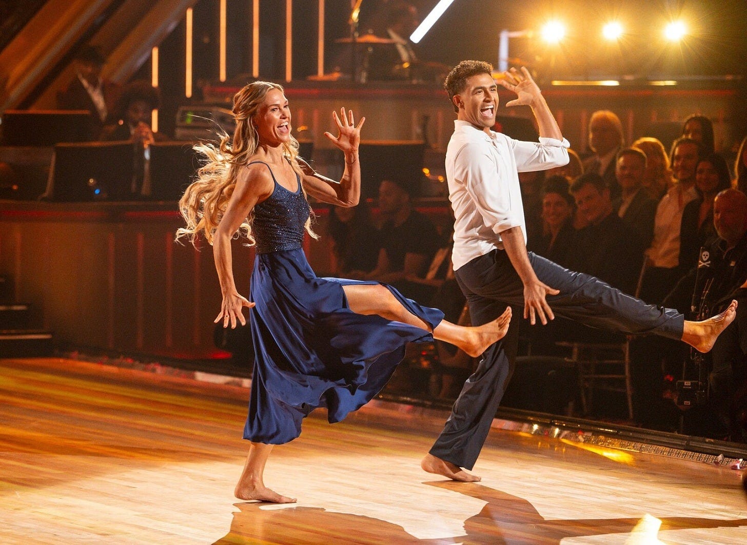 Julia Stiles and Ezra Sosa on Dancing with the Stars, Oct. 20. Image: Disney/Eric McCandless