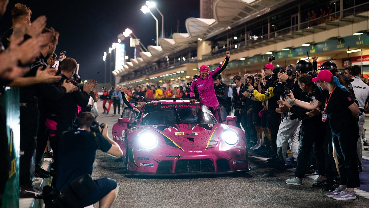 Michelle Gatting (DK), Rahel Frey (CH), Sarah Bovy (B), Iron Dames (#85), Porsche 911 RSR, Bahreïn, 2023, Porsche AG