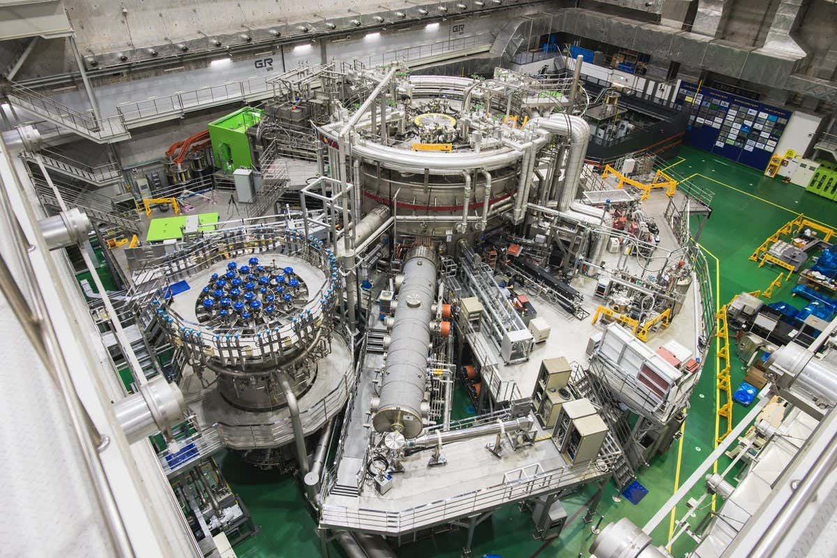 Fusion reactor