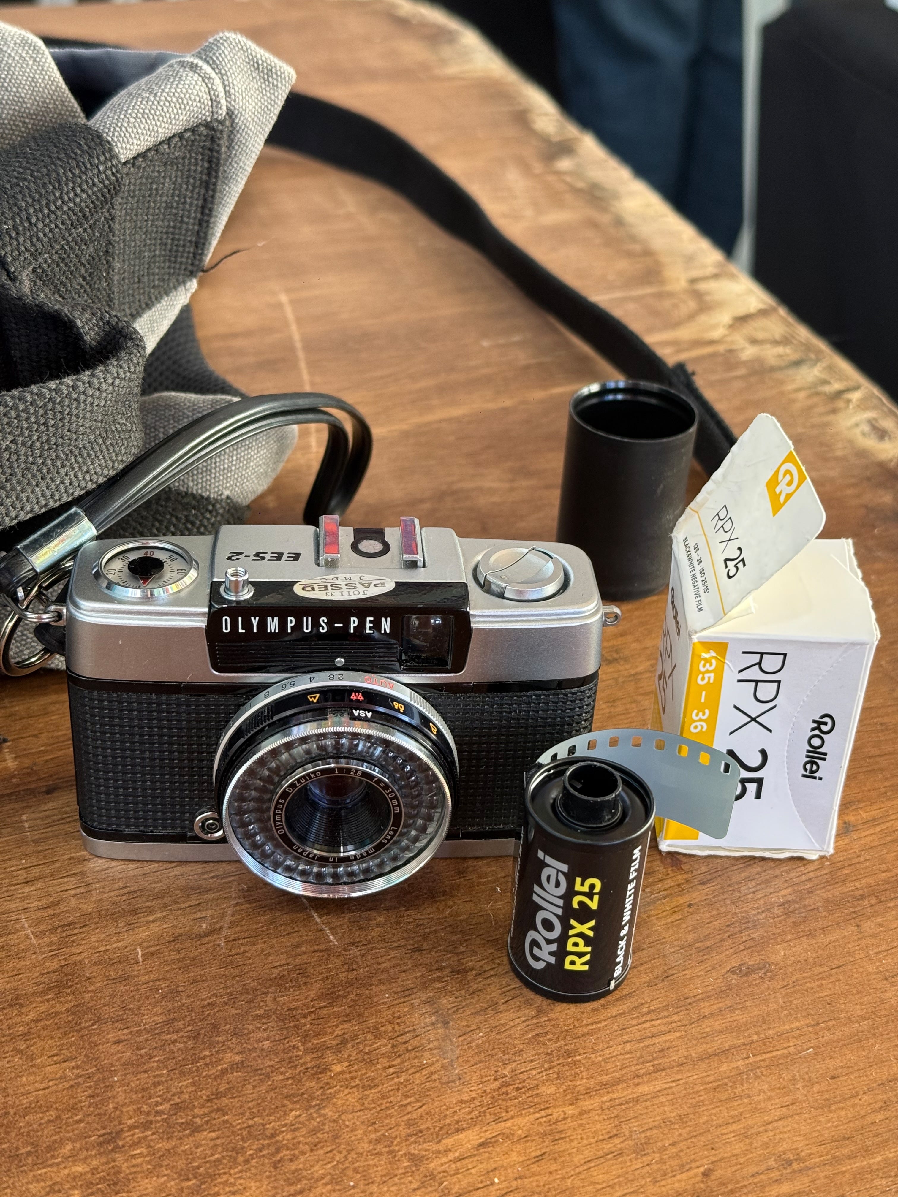 72 imagens num rolo de 36, zero bateria: olympus pen ees-2 na