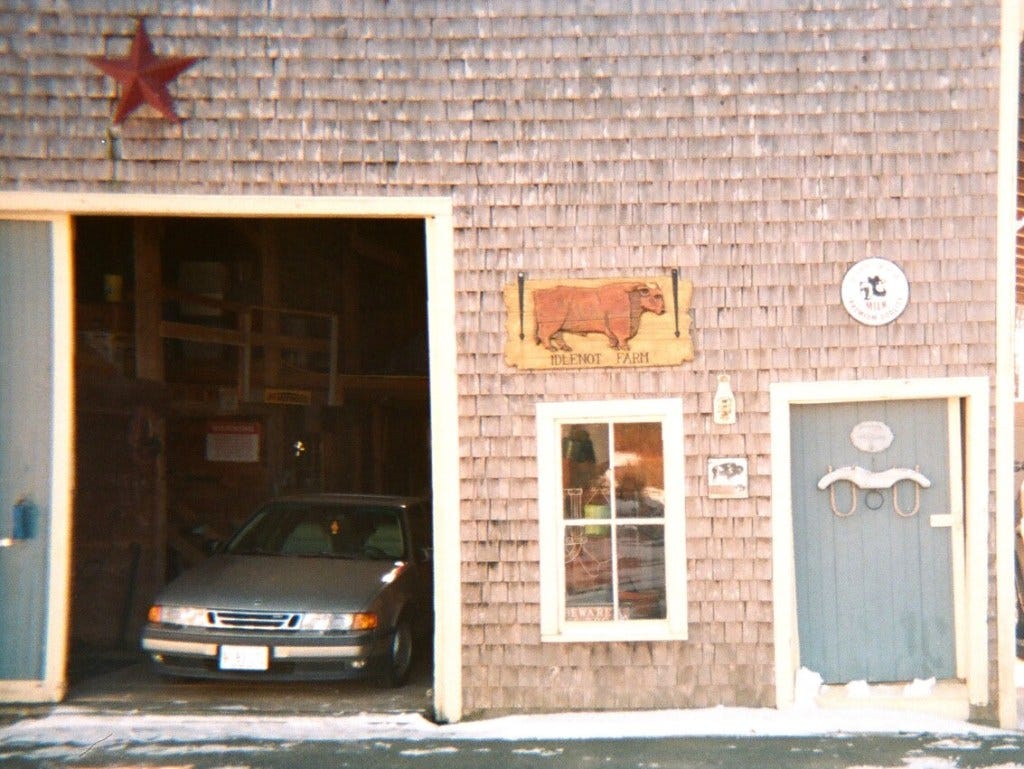 Saab 9000 Turbo in a barn